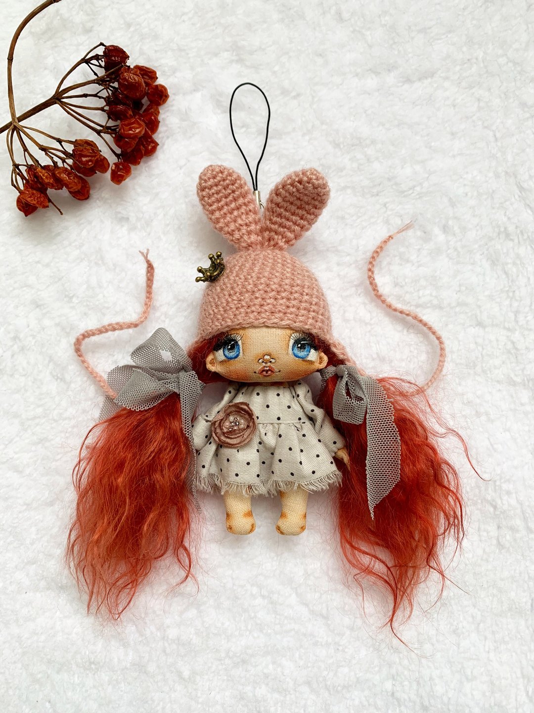 Keychain doll Exclusive handmade miniature doll 10 cm car accessories - 钥匙链/钥匙包 - 棉．麻 红色