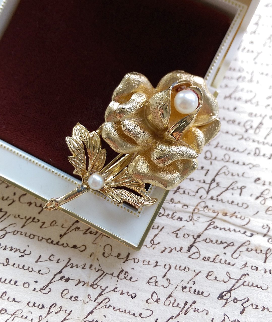 Vintage Jewelry 西洋古董饰品 金色调 立体 仿珠玫瑰 别针 - 徽章/别针 - 其他金属 金色