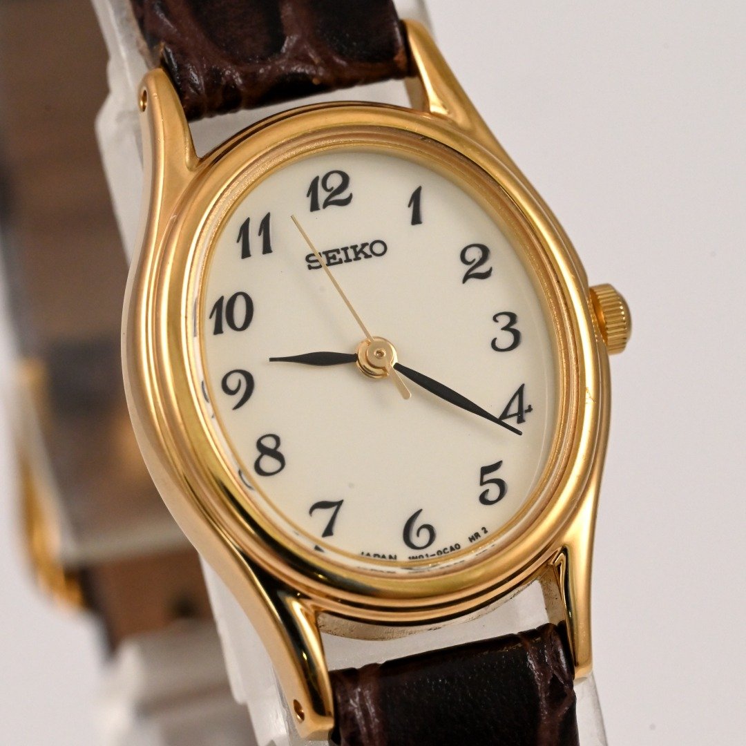 [SEIKO] 复古精工女士石英手表白/金阿拉伯数位表盘工作项目 Ref1N01-0AW0 日本发货 - 女表 - 不锈钢 白色