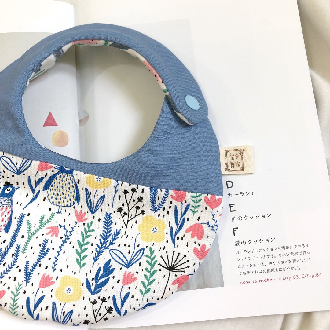 花草世界里的企鹅先生 韩国有机棉 手工六层纱围兜口水巾 - 围嘴/口水巾 - 棉 