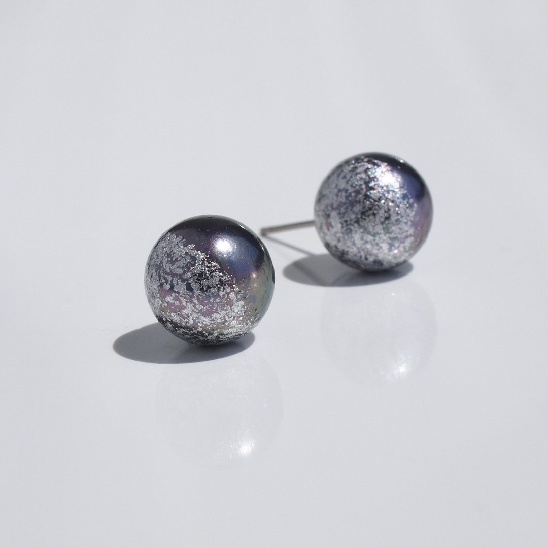 日本制 夜空星尘耳针 10mm 孔雀绿珍珠搭配铝箔 几何造型耳环 - 耳环/耳夹 - 珍珠 蓝色