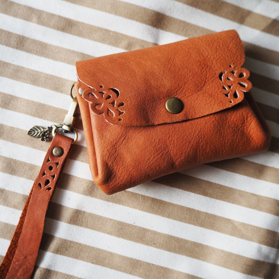 Leather pouch bag - lace - 零钱包 - 真皮 咖啡色
