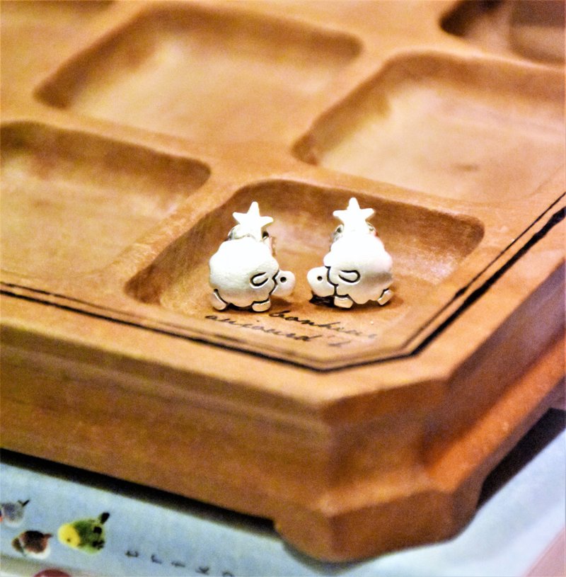 纯银**图画系列= 带着星星的小羊~ 纯银耳环**纯手作 - 耳环/耳夹 - 纯银 银色