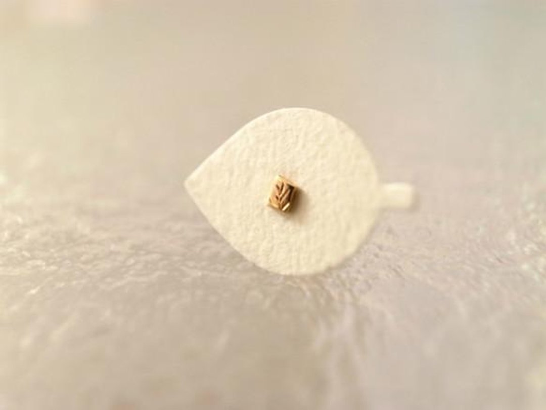 K18 gold handmade tiny stud earrings, square system - 耳环/耳夹 - 贵金属 金色
