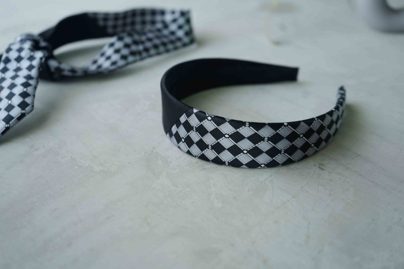 古董领带改造手工发箍-菱格纹-黑白-领巾发箍组 - 发带/发箍 - 丝．绢 黑色