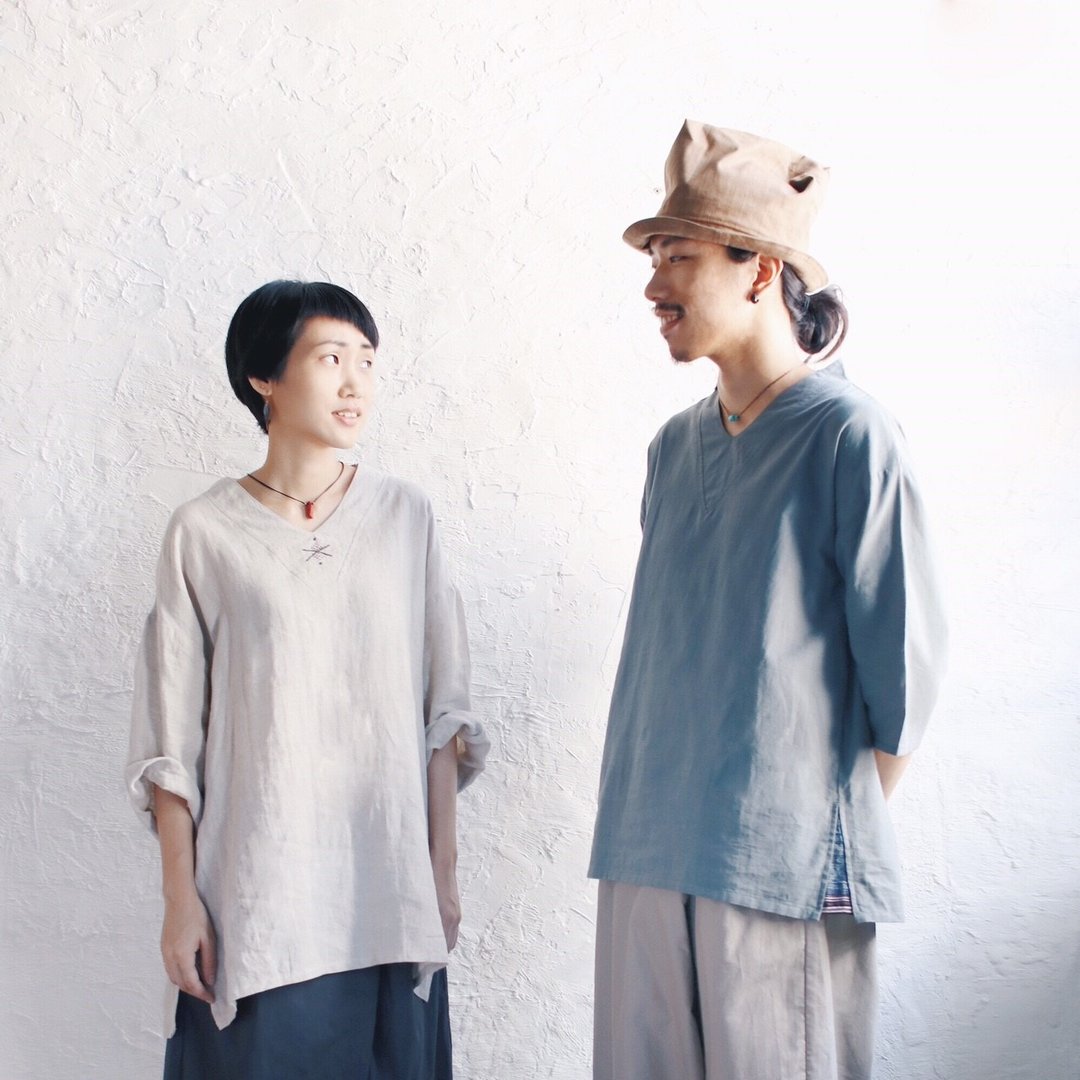 ♥︎限量七夕2件组合♥︎OMAKE V领亚麻七分上衣＿手环已送完！ - 男装上衣/T 恤 - 棉 多色