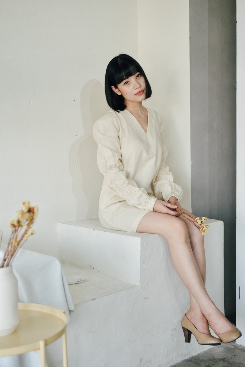 LINEN DRESS - CREAM COLOR-LONG SLEEVE - 洋装/连衣裙 - 棉．麻 卡其色