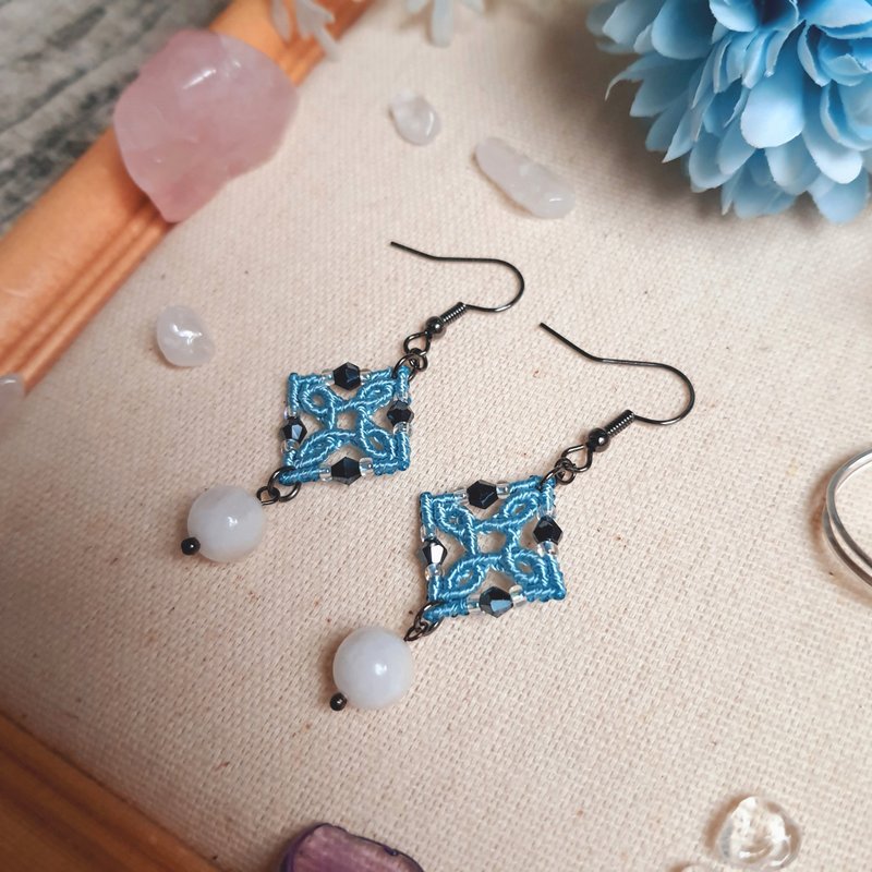 E052-手工编织古典窗花系列耳环 浮沉岁月 - 耳环/耳夹 - 尼龙 蓝色