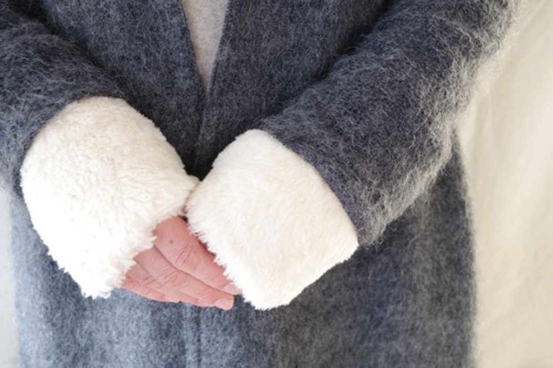 Organic Cotton Fur Fluffy Wrist Warmers - 女装内搭/紧身裤 - 棉．麻 