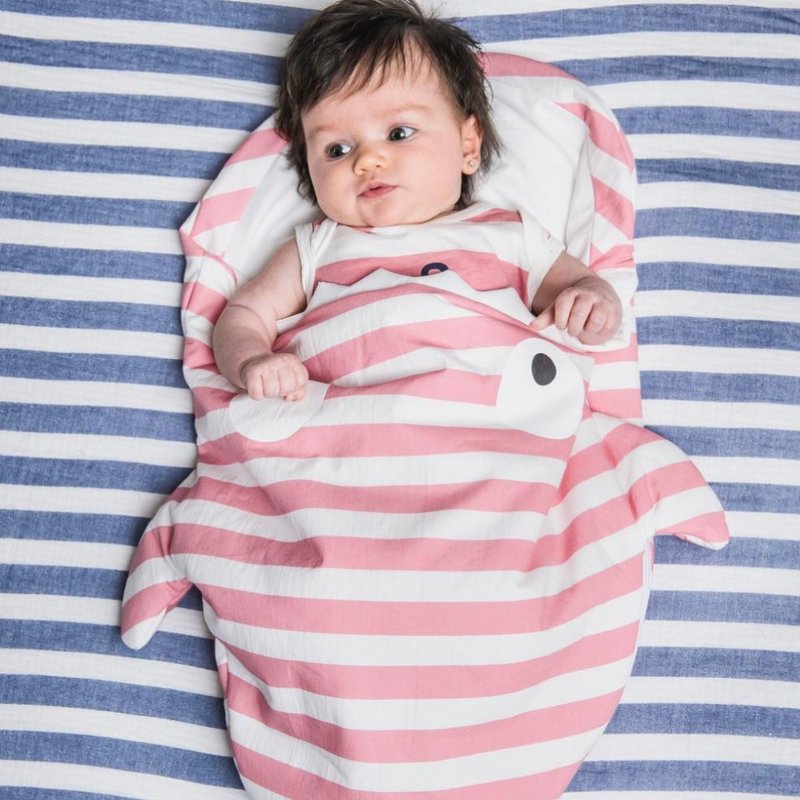 【西班牙制】鲨鱼咬一口BabyBites100% 纯棉超萌图腾包巾-蓝条纹 - 满月礼盒 - 棉．麻 