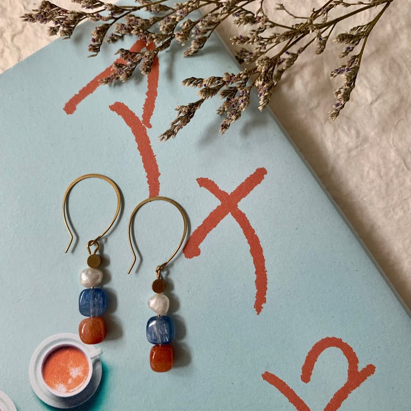 Petite stone earrings - 耳环/耳夹 - 水晶 多色