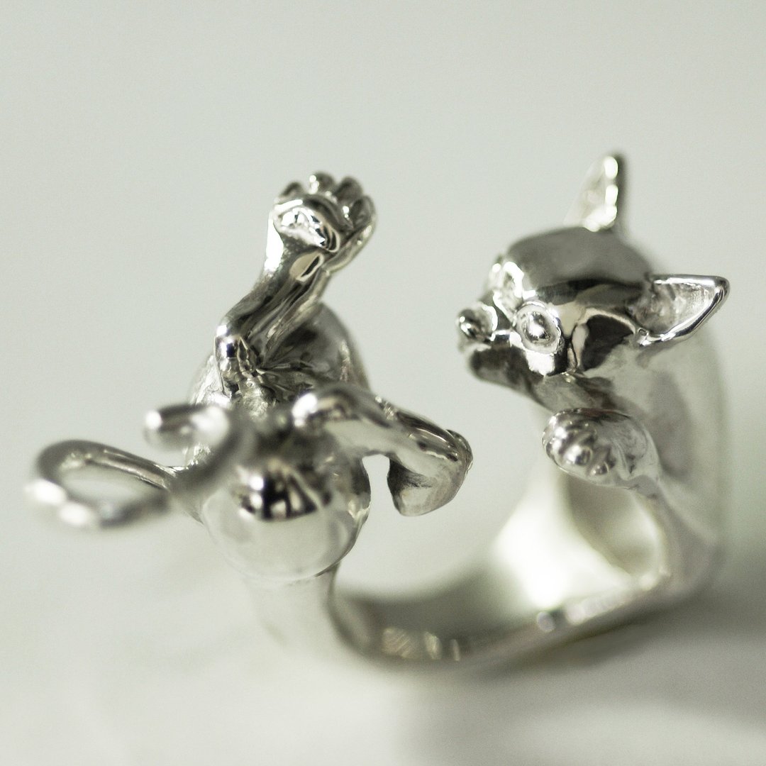A ring of a cat that wants to run away from being held A ring of a cute cat that doesn't really like being held, but doesn't like it. - 戒指 - 其他金属 银色