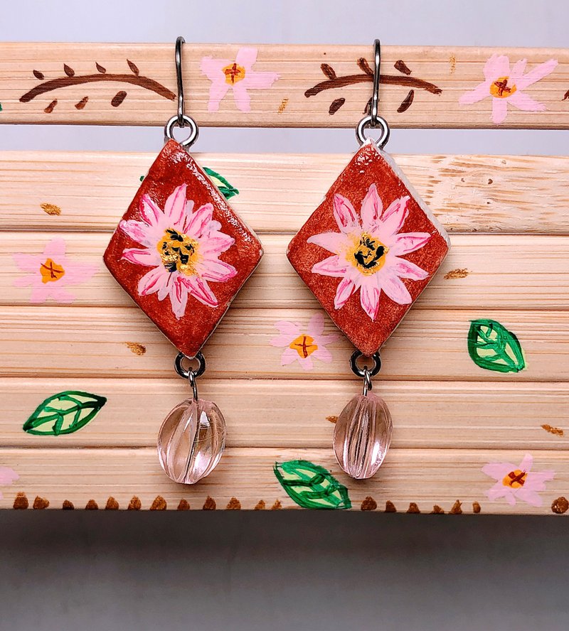 手绘粉红花 南瓜珠 手作黏土耳环 手绘捏制 不锈钢 吊坠款 - 耳环/耳夹 - 粘土 粉红色