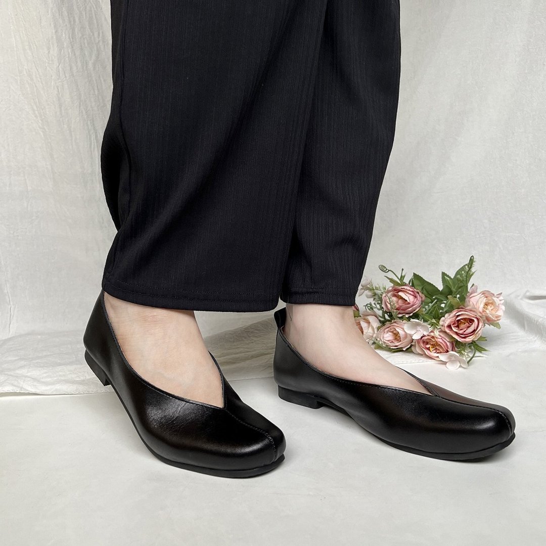 Made in Japan Genuine Leather V Cut Pumps Loose Black 2301 - 高跟鞋 - 真皮 黑色