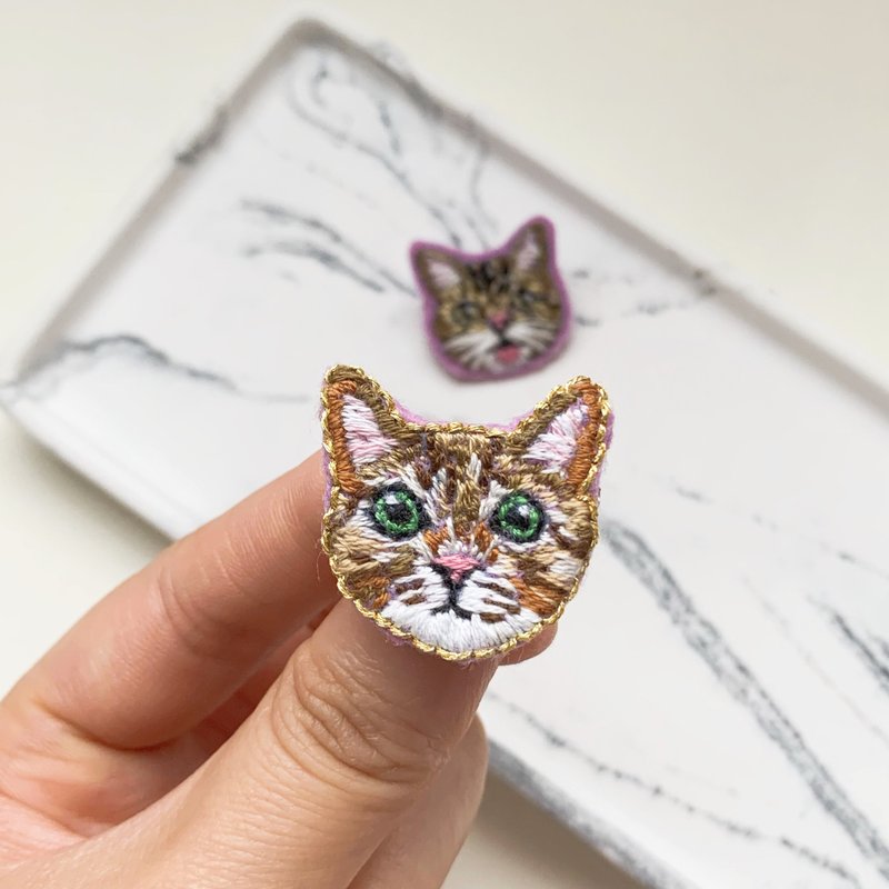 •定制化宠物刺绣• 胸针/匙扣/刺绣圈挂饰 - 胸针 - 绣线 