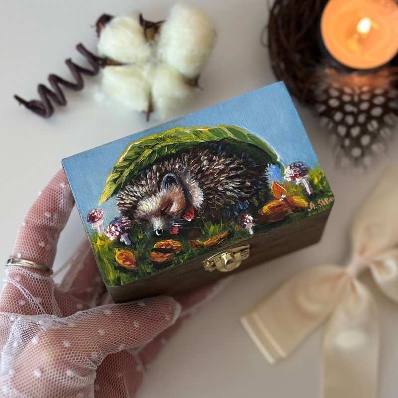 手绘迷你木盒 刺猬，小型珠宝木盒，林地动物 - 收纳用品 - 木头 咖啡色