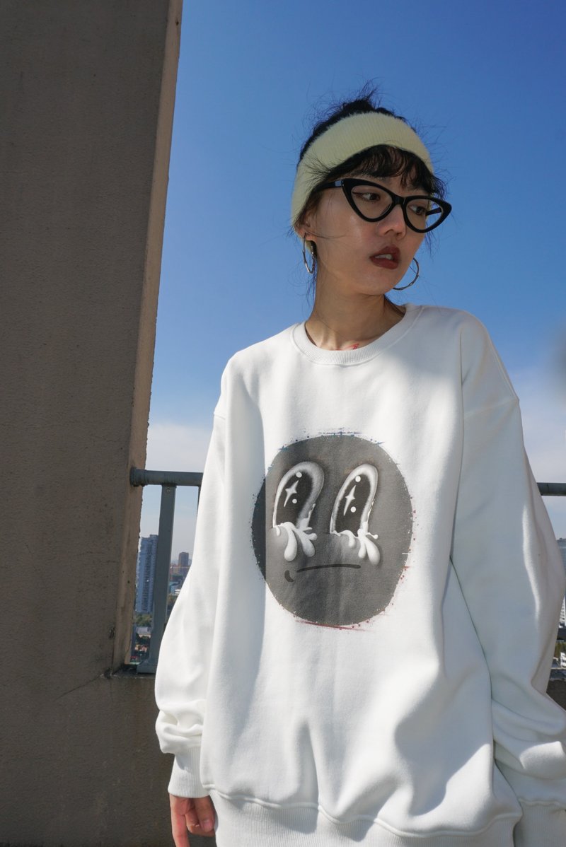 灰哭臉寬鬆圓領加絨白色大學T衛衣 - 中性连帽卫衣/T 恤 - 棉．麻 白色