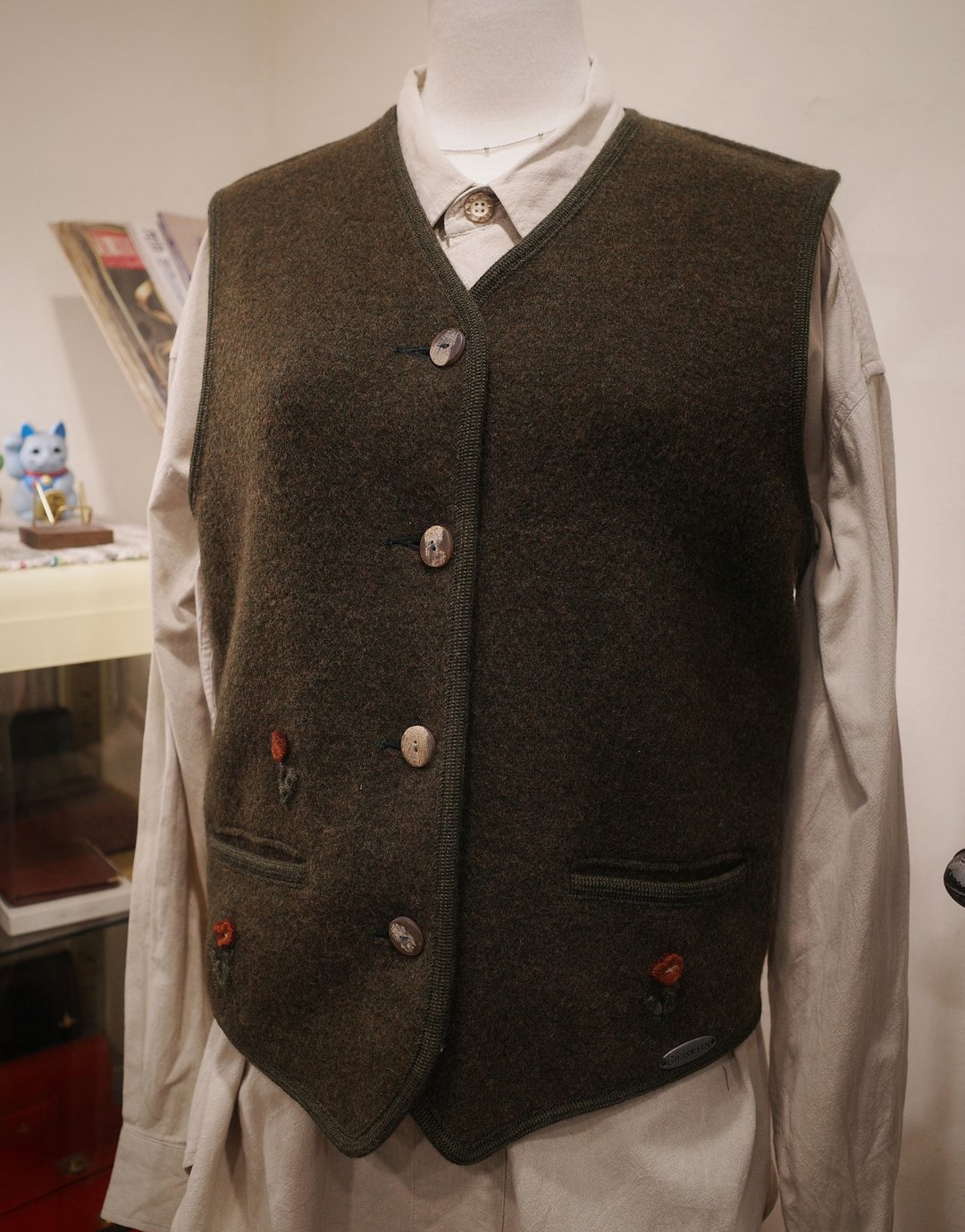 Back to Green-复古秋冬背心 GIESSWEIN 刺绣小花 /vintage vest - 女装背心 - 羊毛 