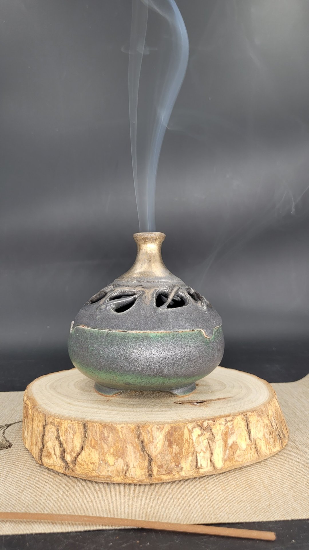 陶瓷手作双菩提叶多用途 薰香炉  品香器具 也可当夜灯 - 香薰/精油/线香 - 陶 