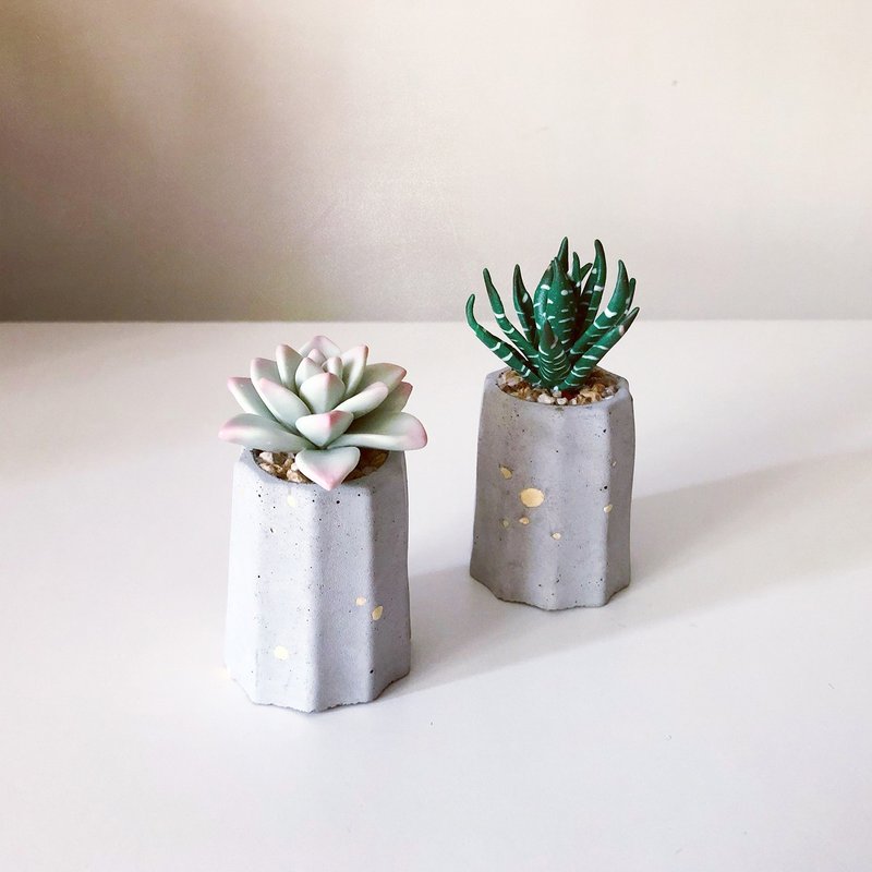 石莲 十二卷 点点金水泥盆栽 共2款。仿真黏土多肉植物 - 摆饰 - 粘土 绿色