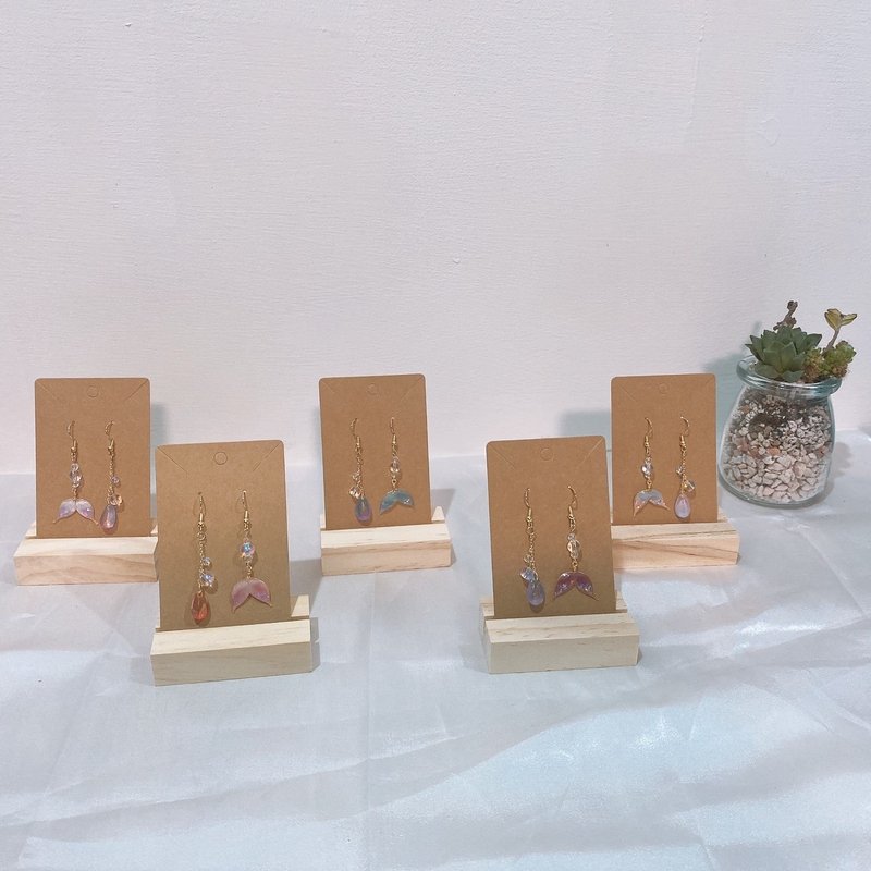 泡泡人鱼尾 / 手作水晶花饰品 - 耳环/耳夹 - 树脂 