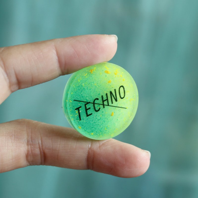 树脂别针 / 黄绿渐层 / TECHNO - 徽章/别针 - 树脂 绿色
