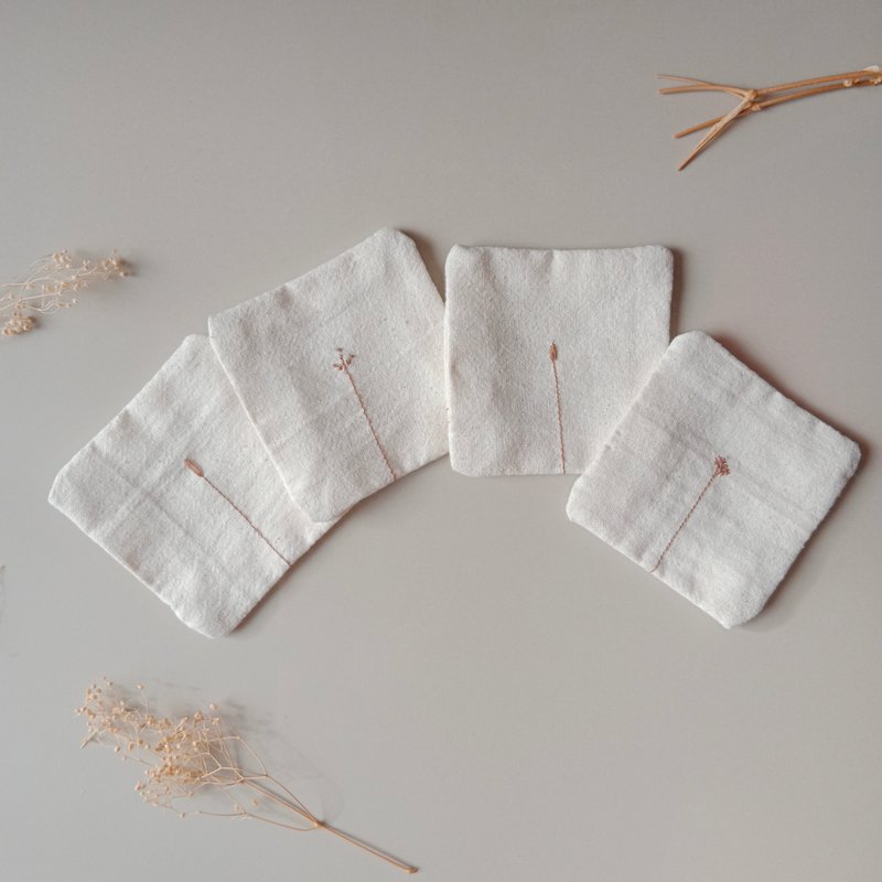 Wild grass coaster set handicraft 100% cotton fabric 4PCS - 杯垫 - 棉．麻 白色