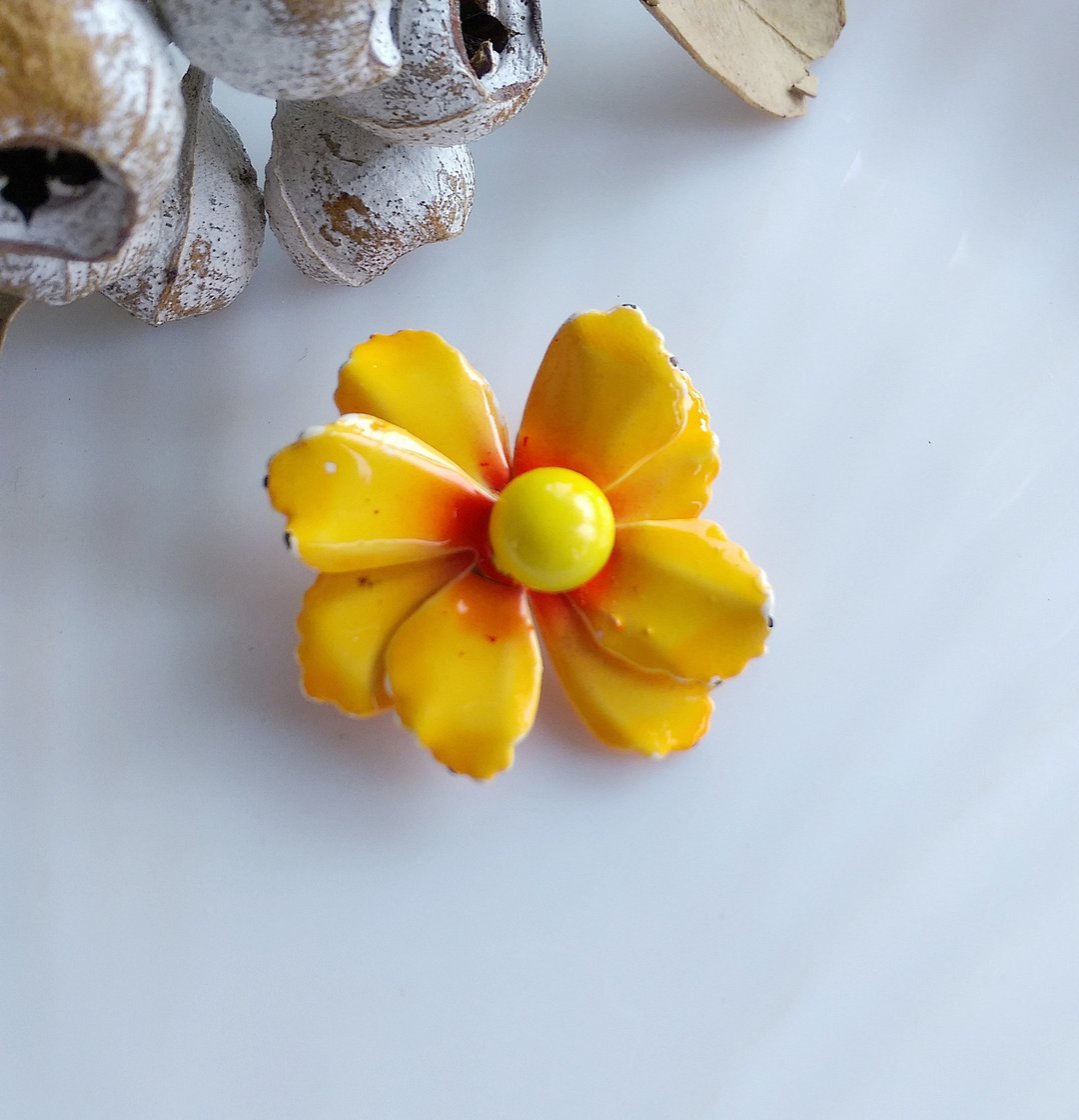 Vintage Jewelry  立体黄橘 小珐琅花 花卉 别针  胸针 - 徽章/别针 - 其他材质 金色