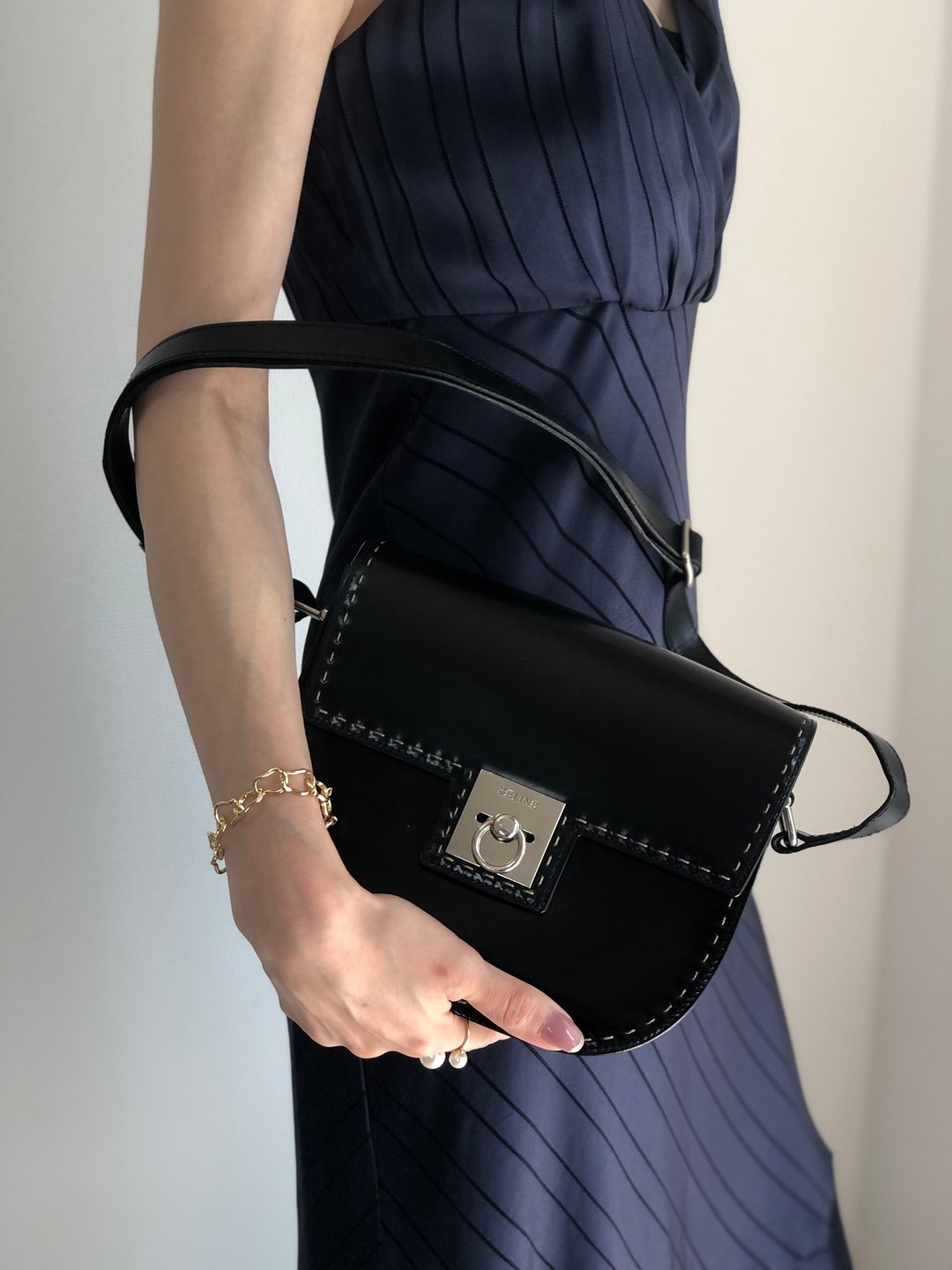 【日本直送 名牌中古包】CELINE  સૅલિન 侧背包 黑色 银色 Gancini 皮革 vintage 古董 ni2xww - 侧背包/斜挎包 - 真皮 黑色