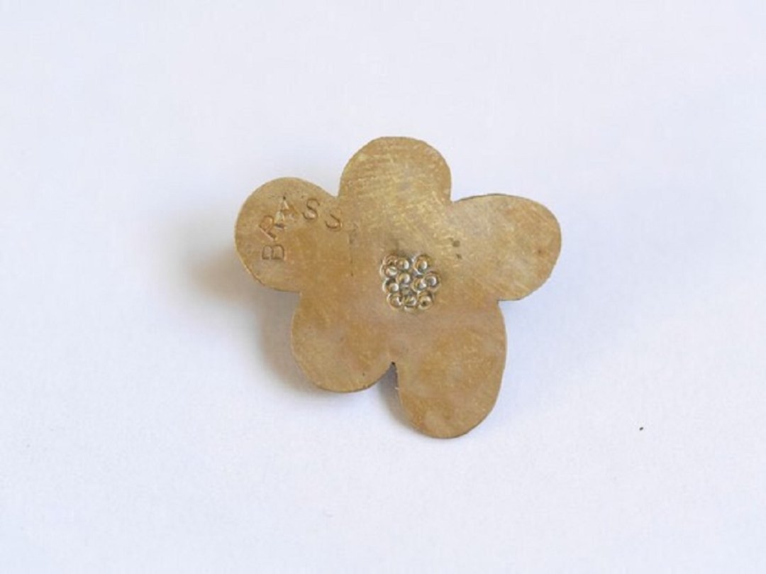 BRASS 黄铜 陆莲花 Lucria 小巧胸针 - 胸针 - 铜/黄铜 金色