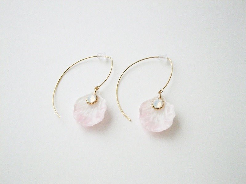 Flower hook earrings ☆ Sweet Pink - 耳环/耳夹 - 压克力 粉红色