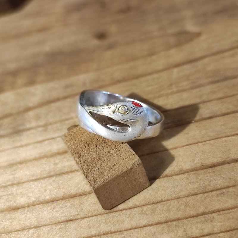 精致细腻的工艺与雾面处理，散发着高雅的气质。以鹤为主题的复古银制和菓子签重新设计的戒指_878 复古 古董 - 戒指 - 纯银 银色