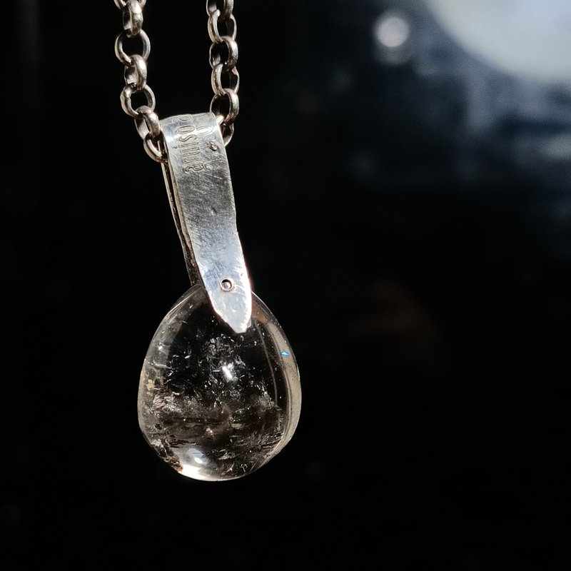 闪灵钻水滴银吊墬 - 项链 - 宝石 黑色