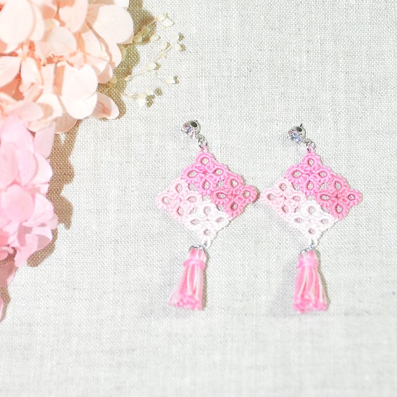 新品万岁! 马赛克方块耳环 樱花 流苏 Mosaic Square Earrings - 耳环/耳夹 - 绣线 粉红色