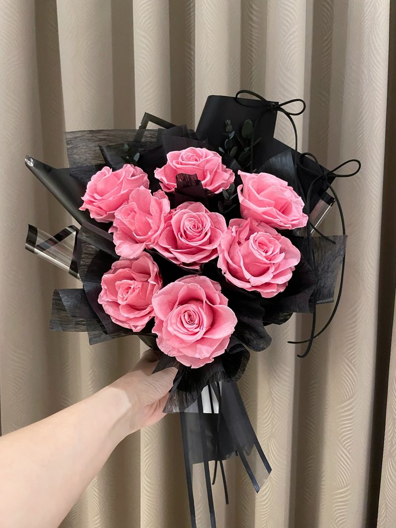 暗夜浪漫永生花束 情人节花束 母亲节花束 毕业花束 求婚花束 - 干燥花/捧花 - 植物．花 黑色