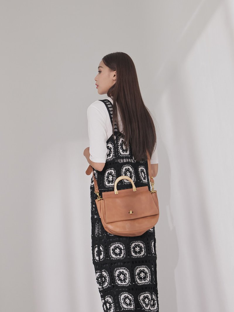 supportingrolestudio都市休闲真皮木框提把侧背公文包  粉橘 - 侧背包/斜挎包 - 真皮 咖啡色