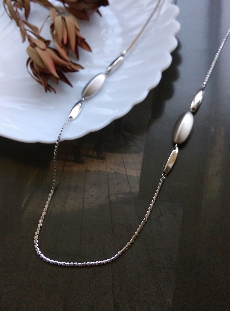 Jones New York 俐落 银色调 项链。西洋古董饰品 - 项链 - 其他金属 金色