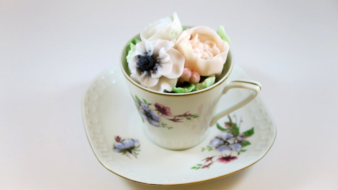 【miss coco香氛日志】芙拉祝福♥北欧古物瓷器挤花香氛茶杯豆蜡 - 蜡烛/烛台 - 蜡 粉红色
