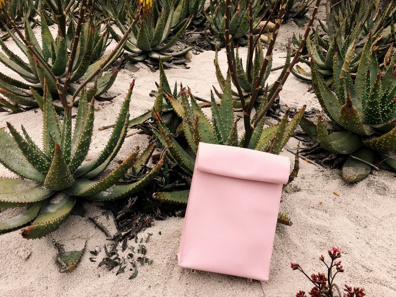 Saffiano Leather Lunch Bag - Pastel Pink, Baby Blue - 其他 - 真皮 粉红色