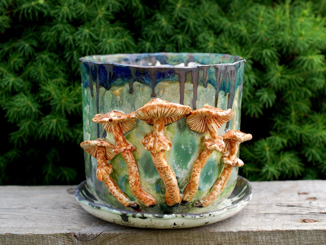 Plant pot Mushroom figurines Ornamental flowerpot Picturesque green mushroom vas - 植栽/盆栽 - 陶 多色