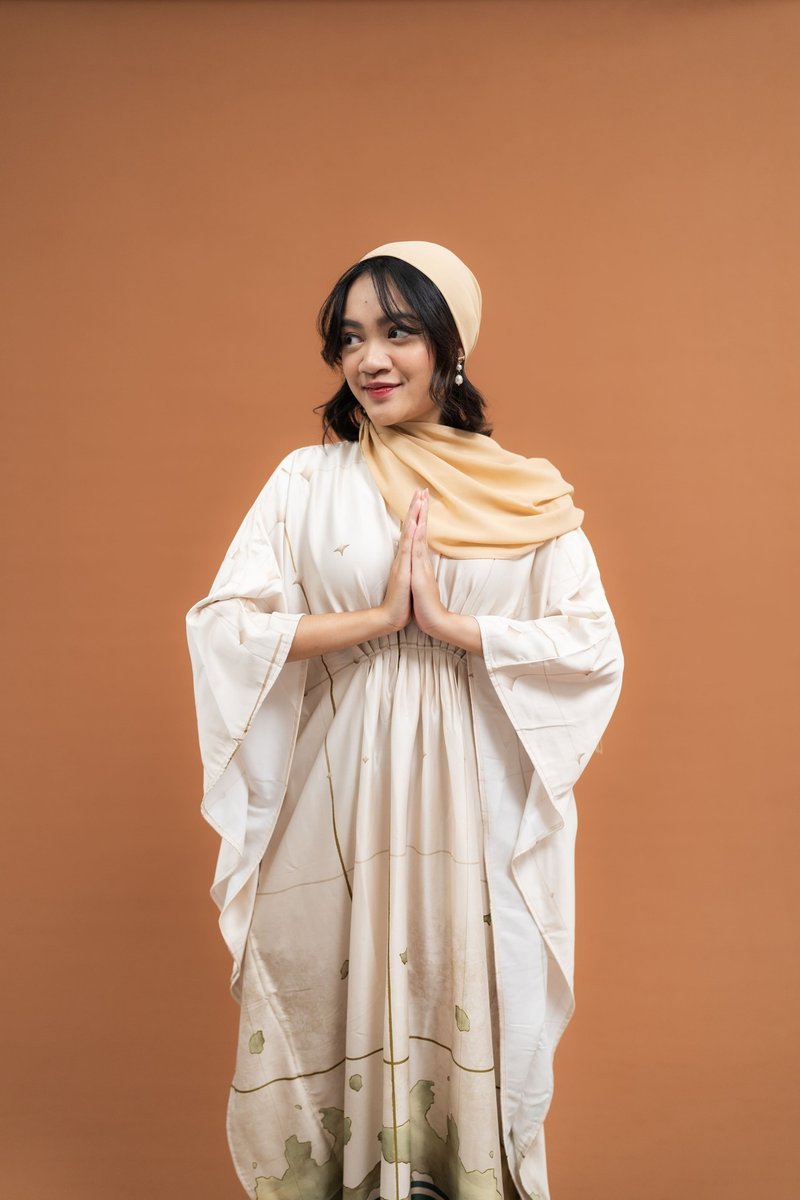 黑檀木骏马长袍 - 洋装/连衣裙 - 其他材质 白色