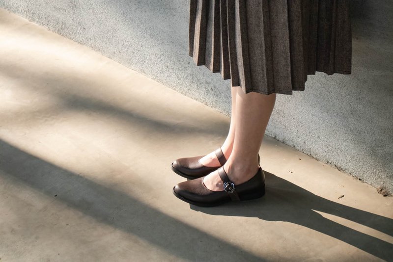 玛莉珍鞋_黑胡桃 - 玛莉珍鞋 - 真皮 咖啡色