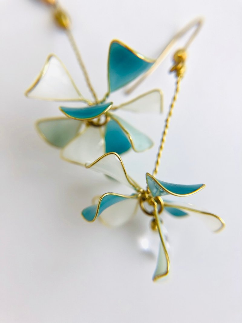 独家-漩 (Swirl) 元素精灵 手工饰品 树脂耳环  925纯银 - 耳环/耳夹 - 树脂 多色