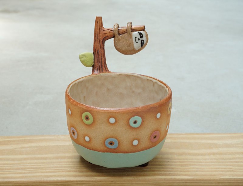 Sloth plant pot , handmade ceramic. - 花瓶/陶器 - 陶 多色