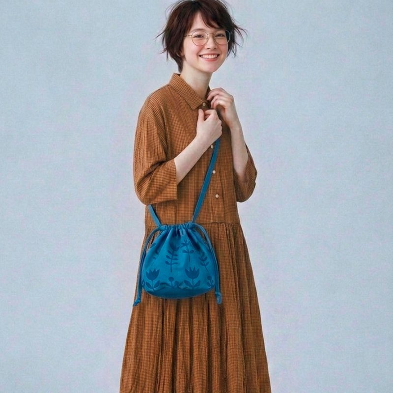 一款完美的束口袋：让您能时尚地携带必需品，同时增添一抹色彩。 - 手提包/手提袋 - 棉．麻 