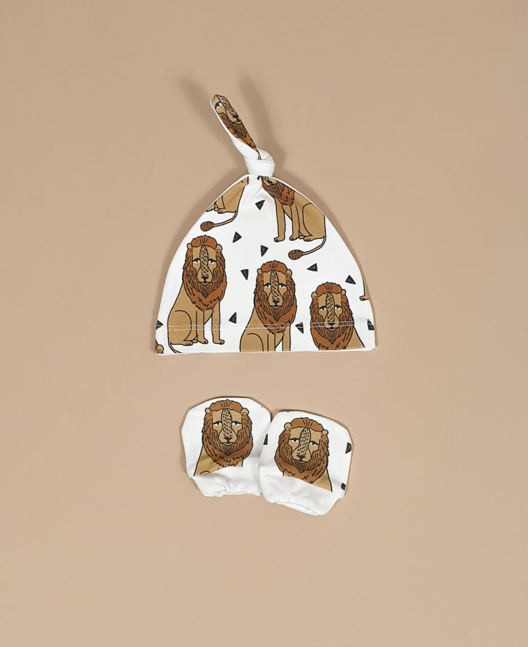 Lions baby mittens and knot hat, organic baby clothes, newborn mittens and hat - 婴儿帽/发带 - 棉 多色