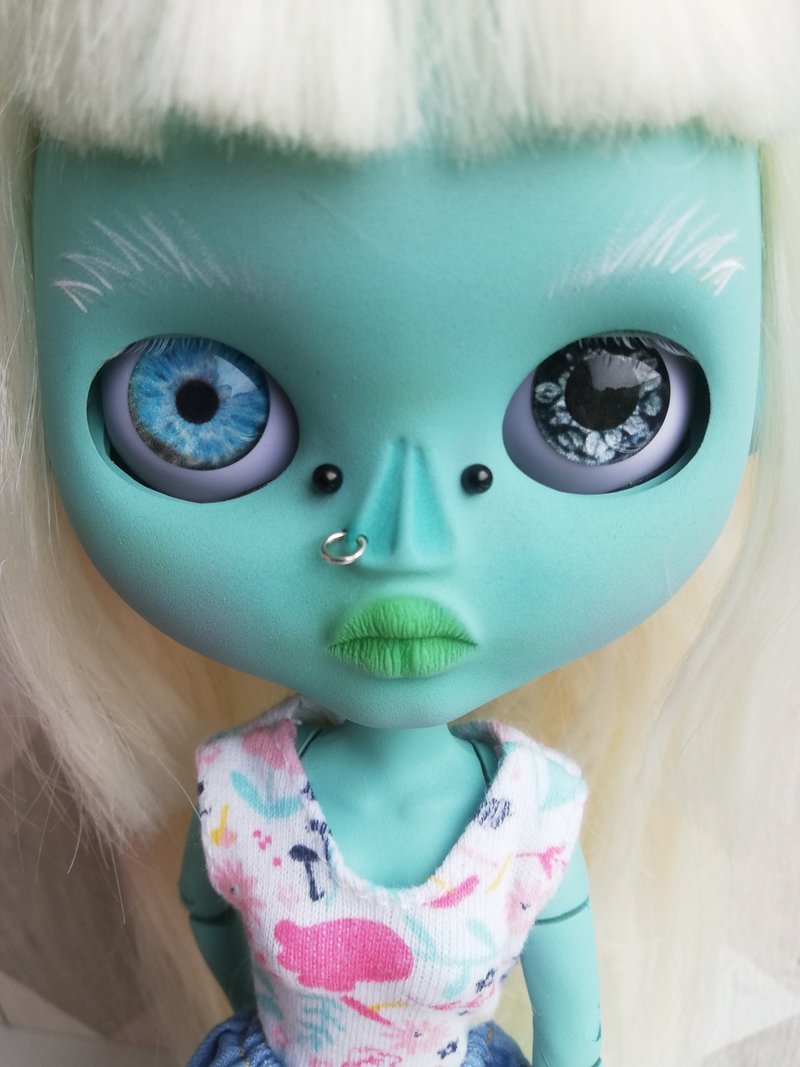 Blythe 订制娃娃 Zombie Sceleton 脸部穿孔 OOAK 娃娃 - 玩偶/公仔 - 塑料 蓝色