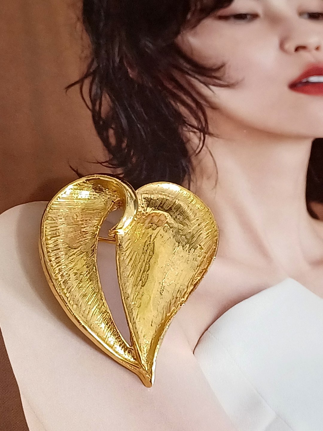 vintage jewelry 典雅金色心型花瓣 别针 胸针 - 胸针 - 其他金属 