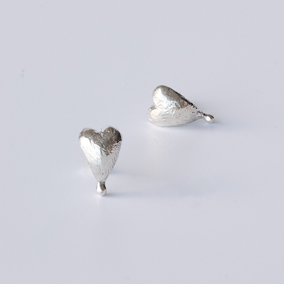 Matchscar Earrings 火痕爱心耳环 - 耳环/耳夹 - 纯银 