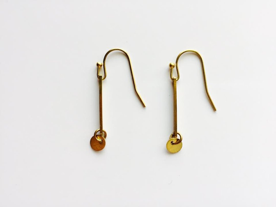 A Bead 黄铜简单圆耳环 - 耳环/耳夹 - 其他金属 咖啡色